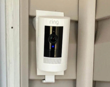 Vinyl Siding Mount | Outdoor Cameras | Screwless for Siding 3-5in Including Dutch Lap